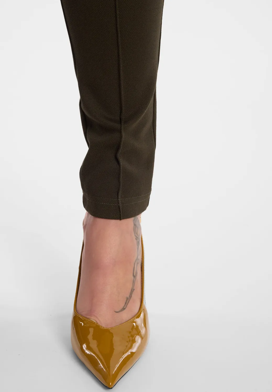 Ana Alcazar Elysa pantaloni slim fit kaki jersey