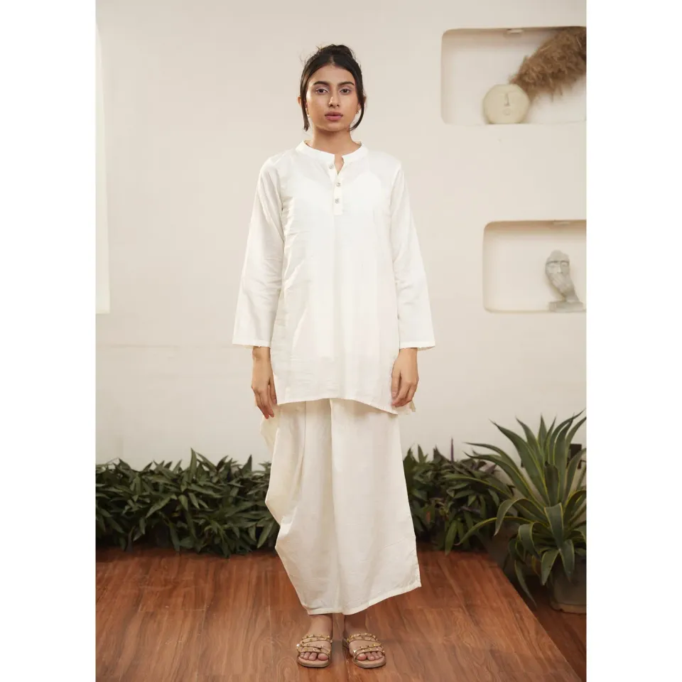 Our Dve Capsule 12 coordinato top pantalone beige leggero
