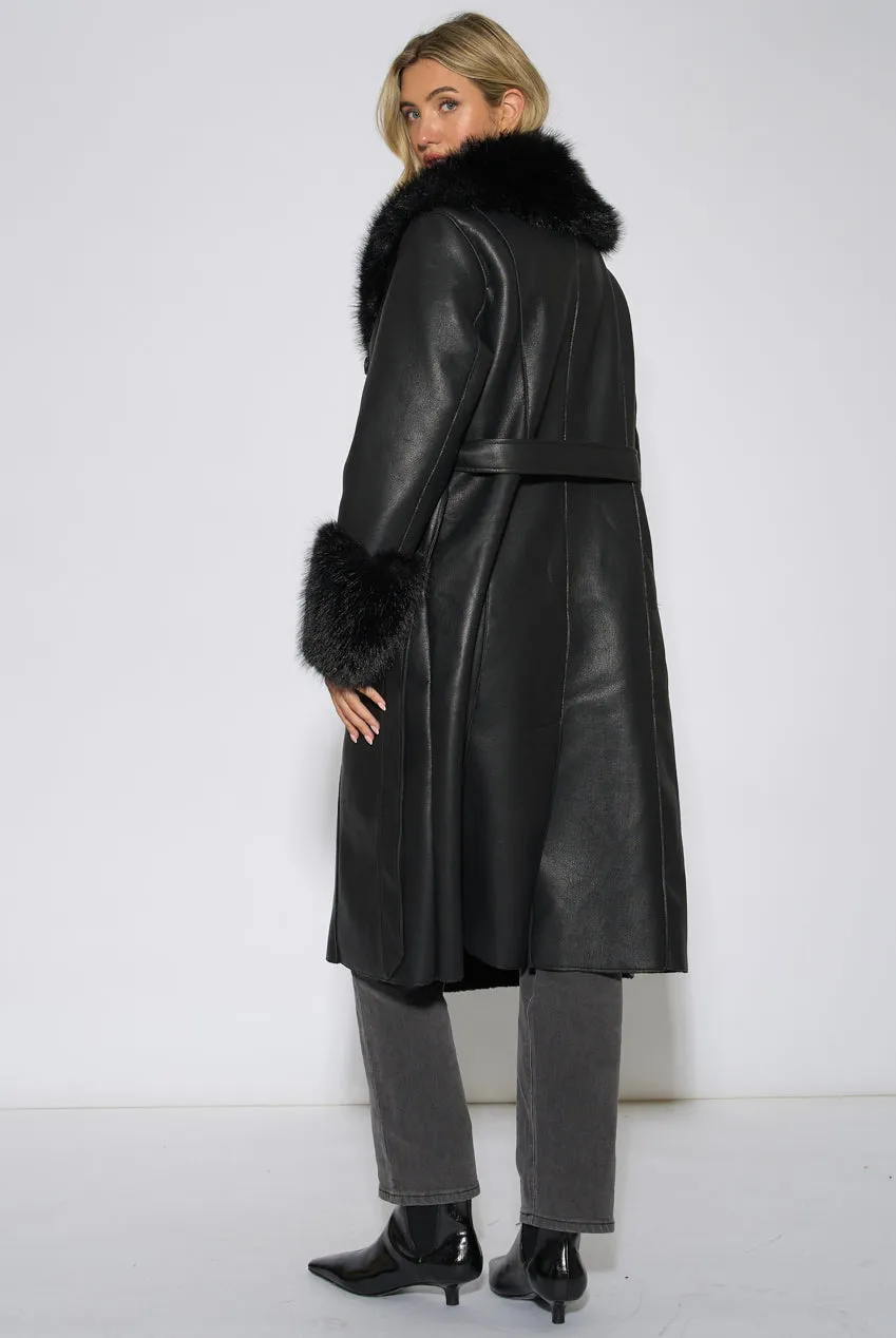 Gini London cappotto ecopelle wrap nero pelliccia