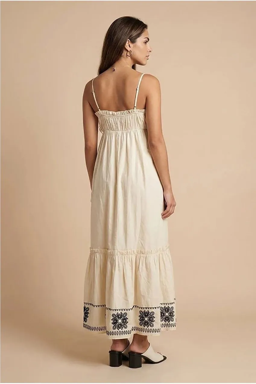 Urban Bliss Embroidery Hem abito crema ricamo orlo