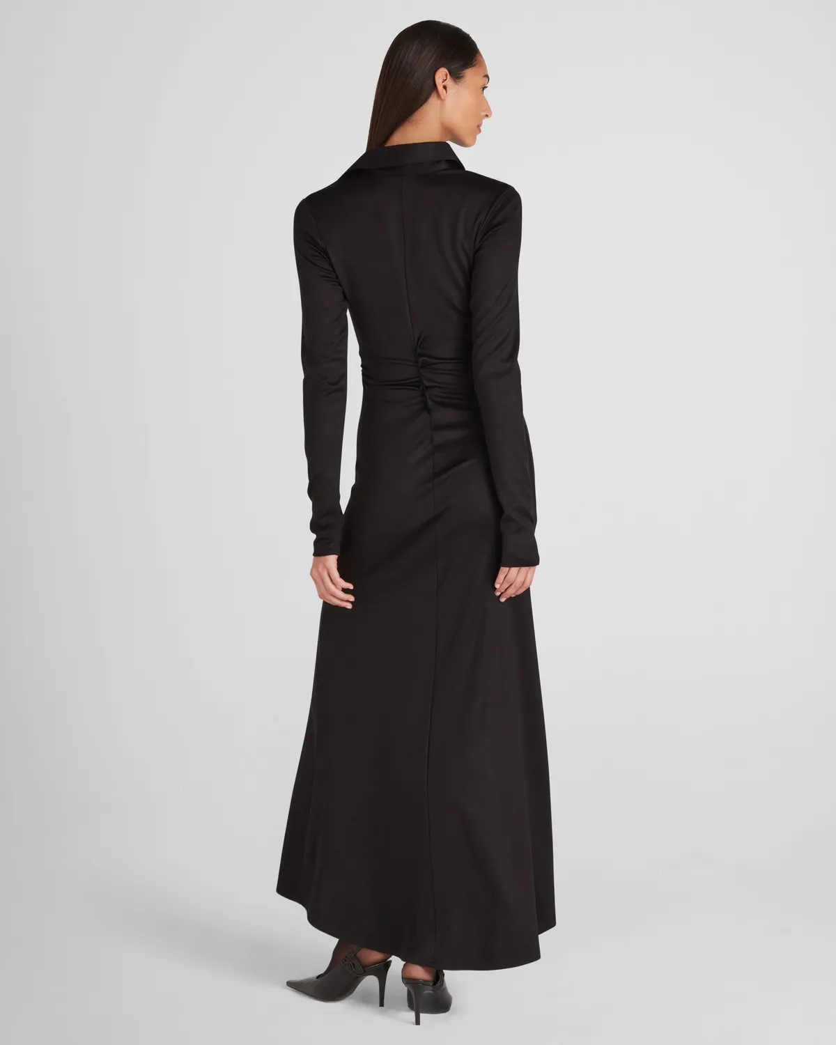 Violante Nessi Deanna abito nero jersey seta scollo