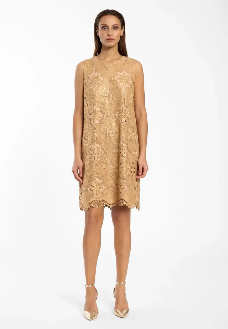 Ana Alcazar Daili abito in pizzo oro corto