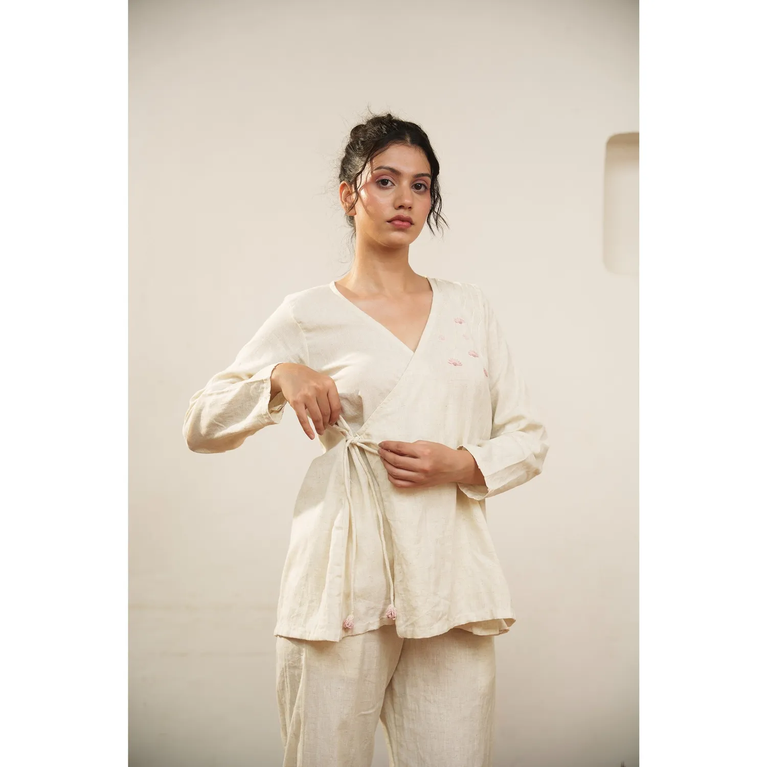 Our Dve Capsule 11 coordinato beige 2 pezzi tessuto a mano