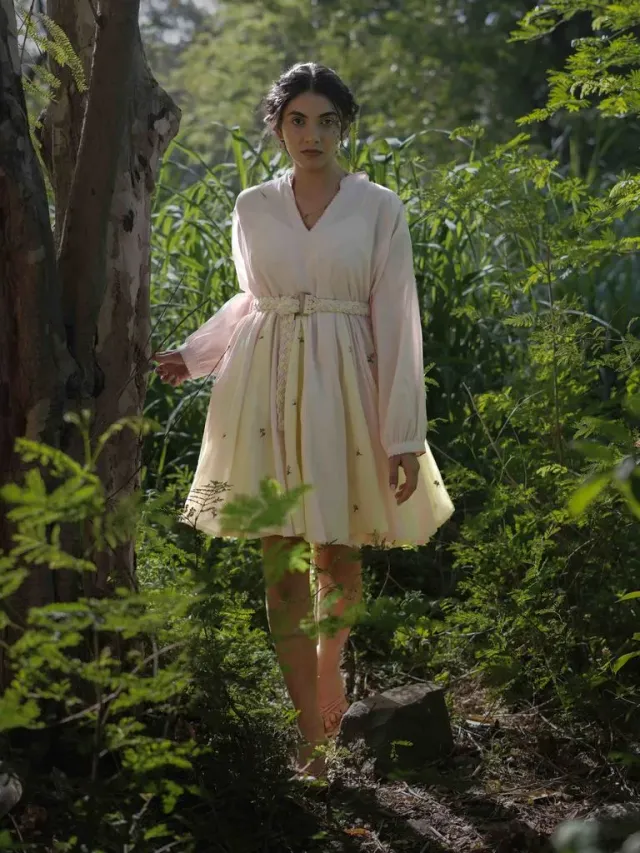 Our Dve Fae Nima abito beige giallo cotone