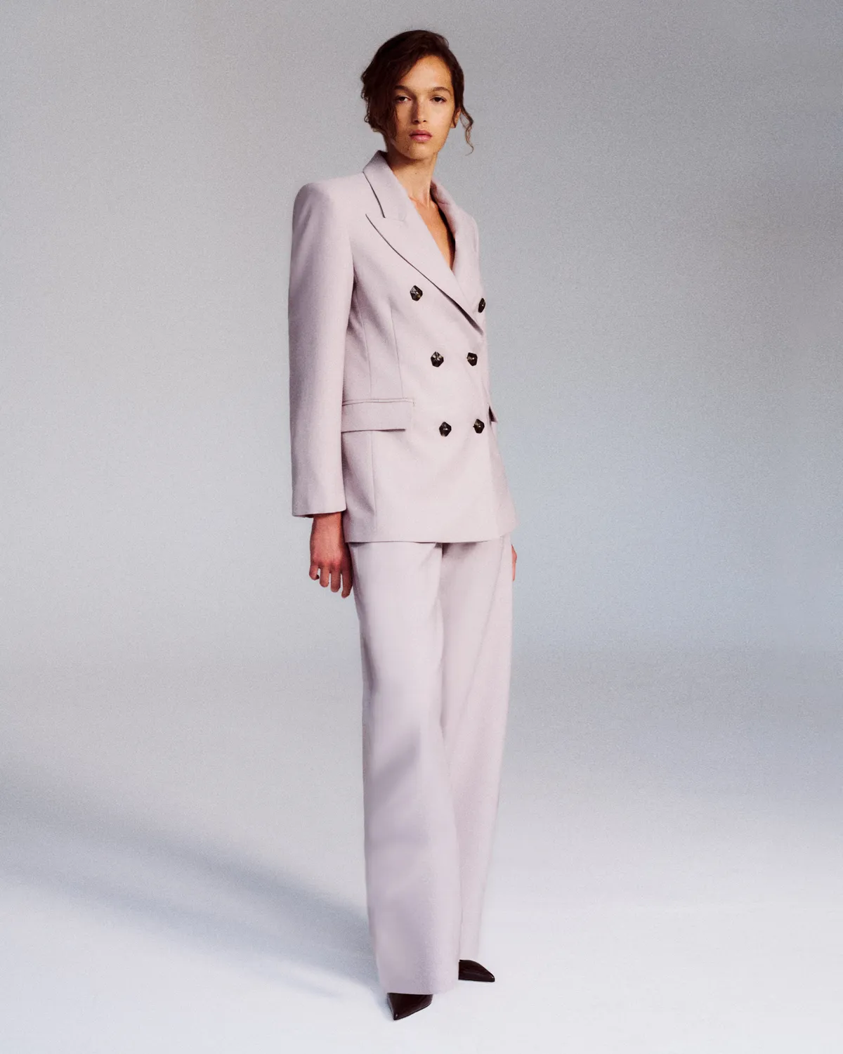 Violante Nessi Keckler pantaloni tortora lana crespo