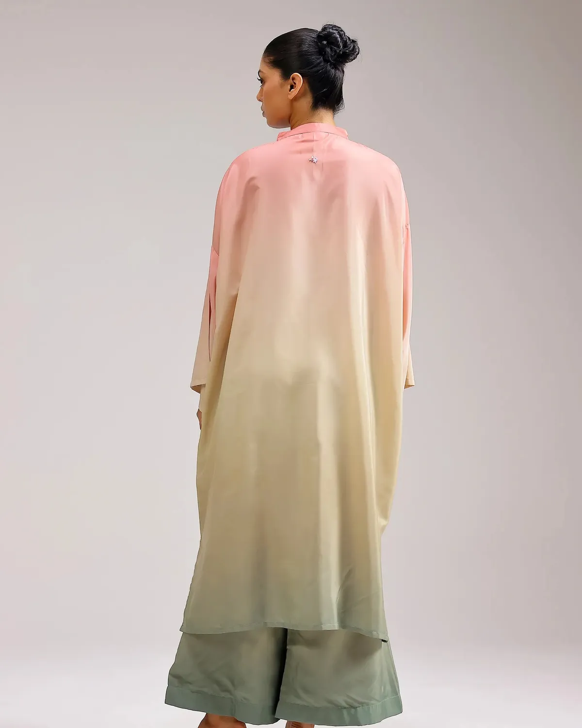 Our Dve Saanjh Fade Crepe kurta set rosa verde 3 pezzi