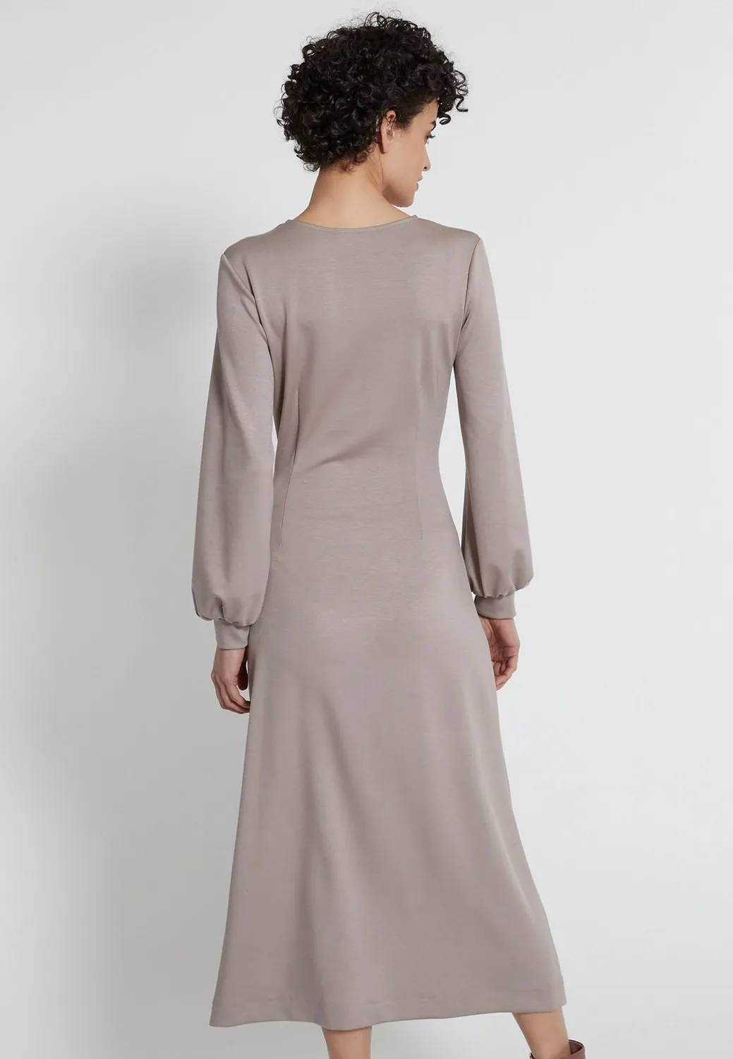 Ana Alcazar Hefine abito midi beige scollo V