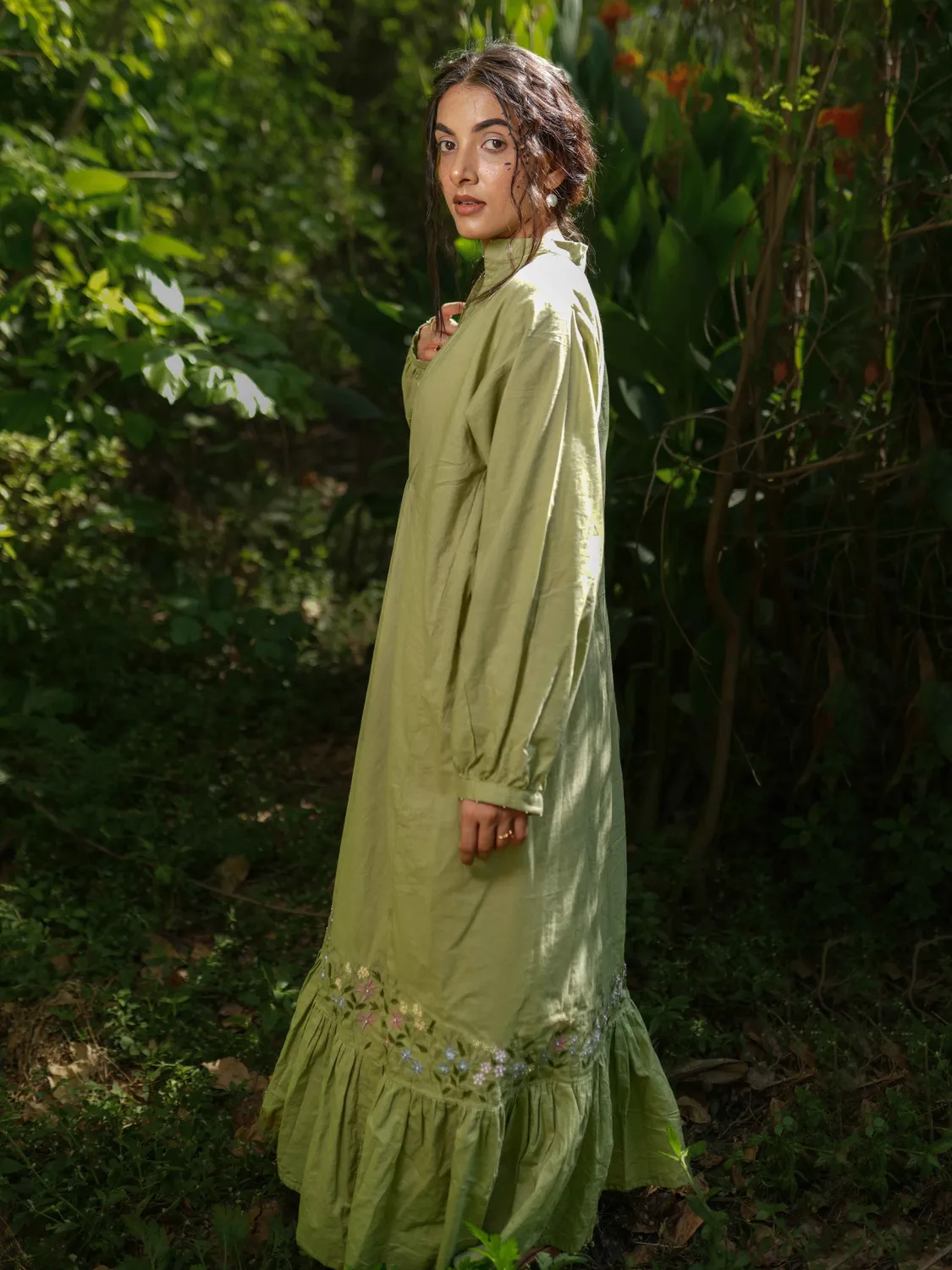 Our Dve Raphael Dress abito verde ricamo floreale