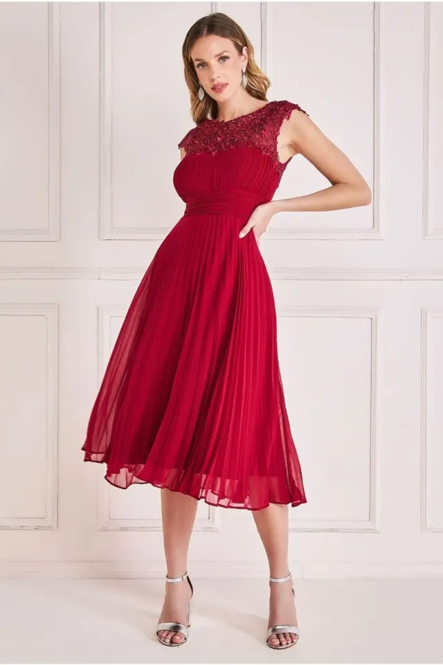 Goddiva Crochet Pleated Top abito midi bordeaux chiffon