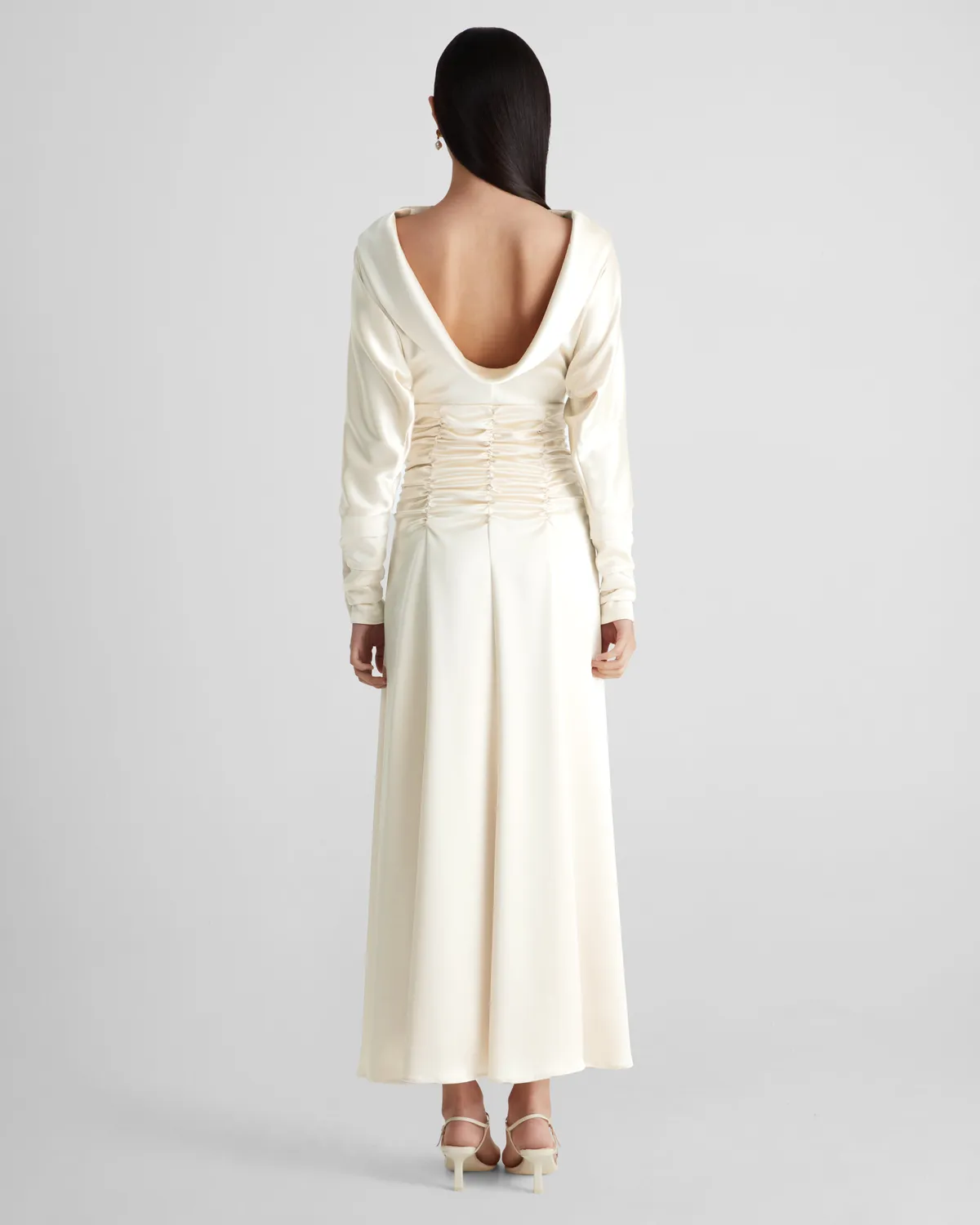 Violante Nessi Edgar abito avorio satin schiena nuda