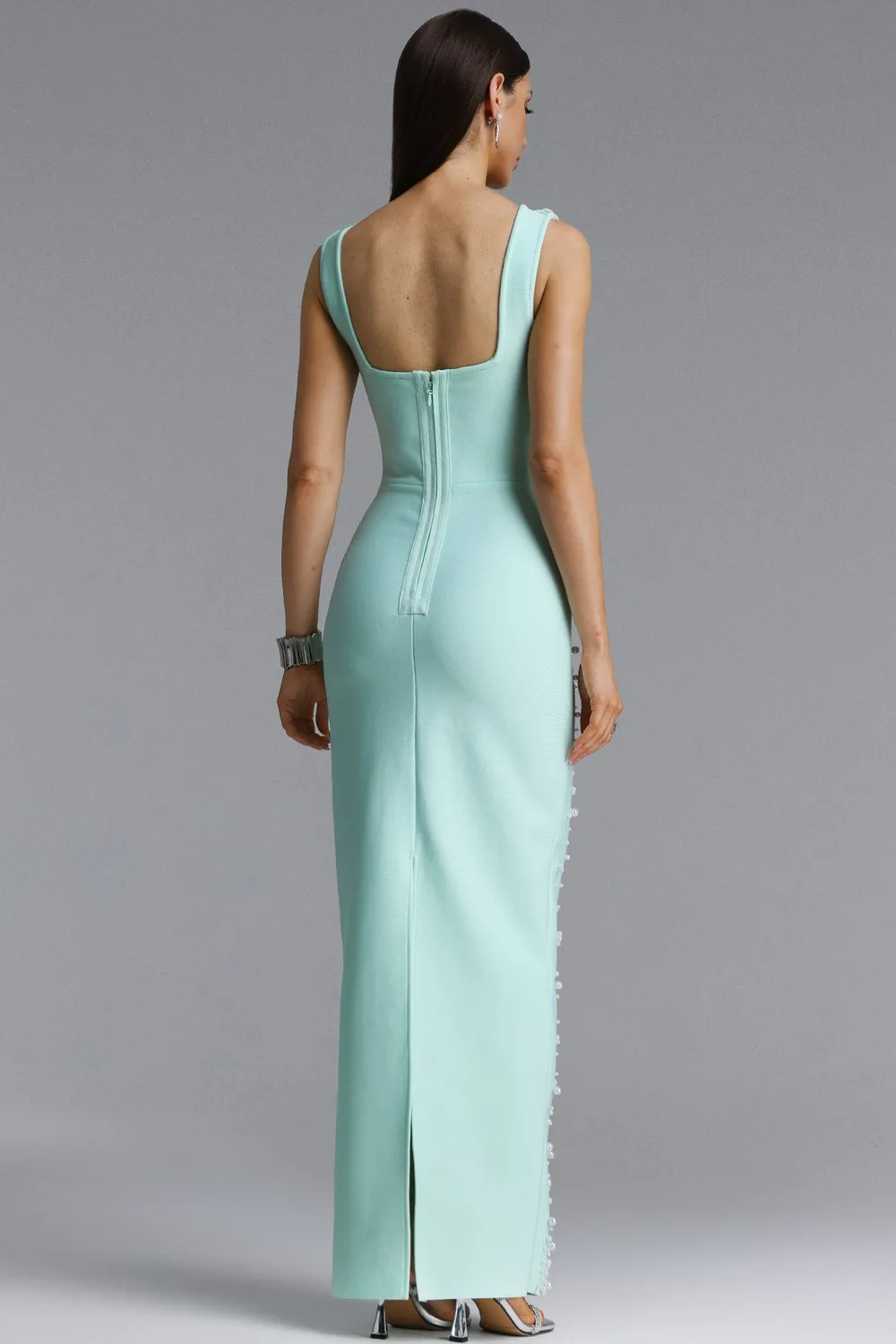 Bella Barnett Shea abito maxi verde perle scollo quadrato