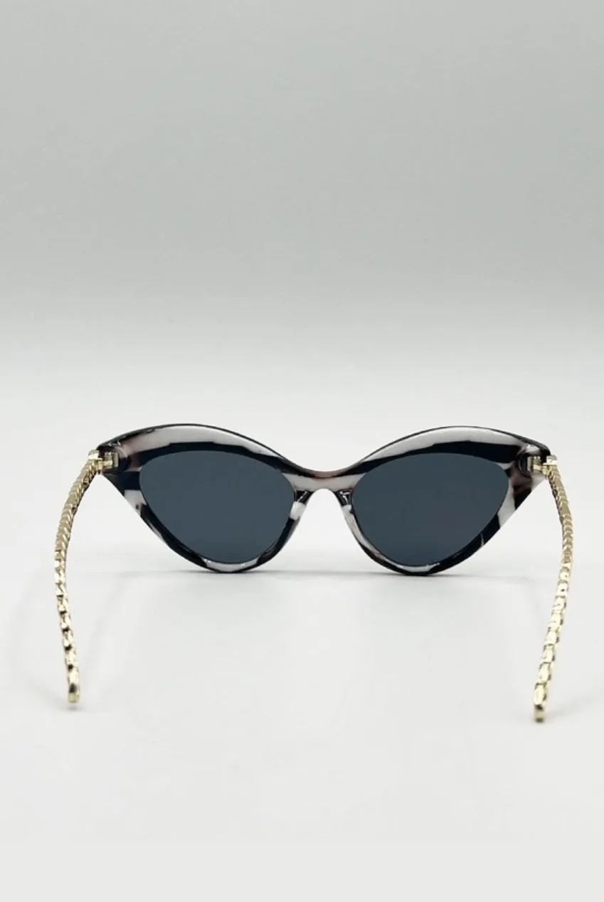 SVNX Cat-Eye occhiali da sole nero righe bianco oro