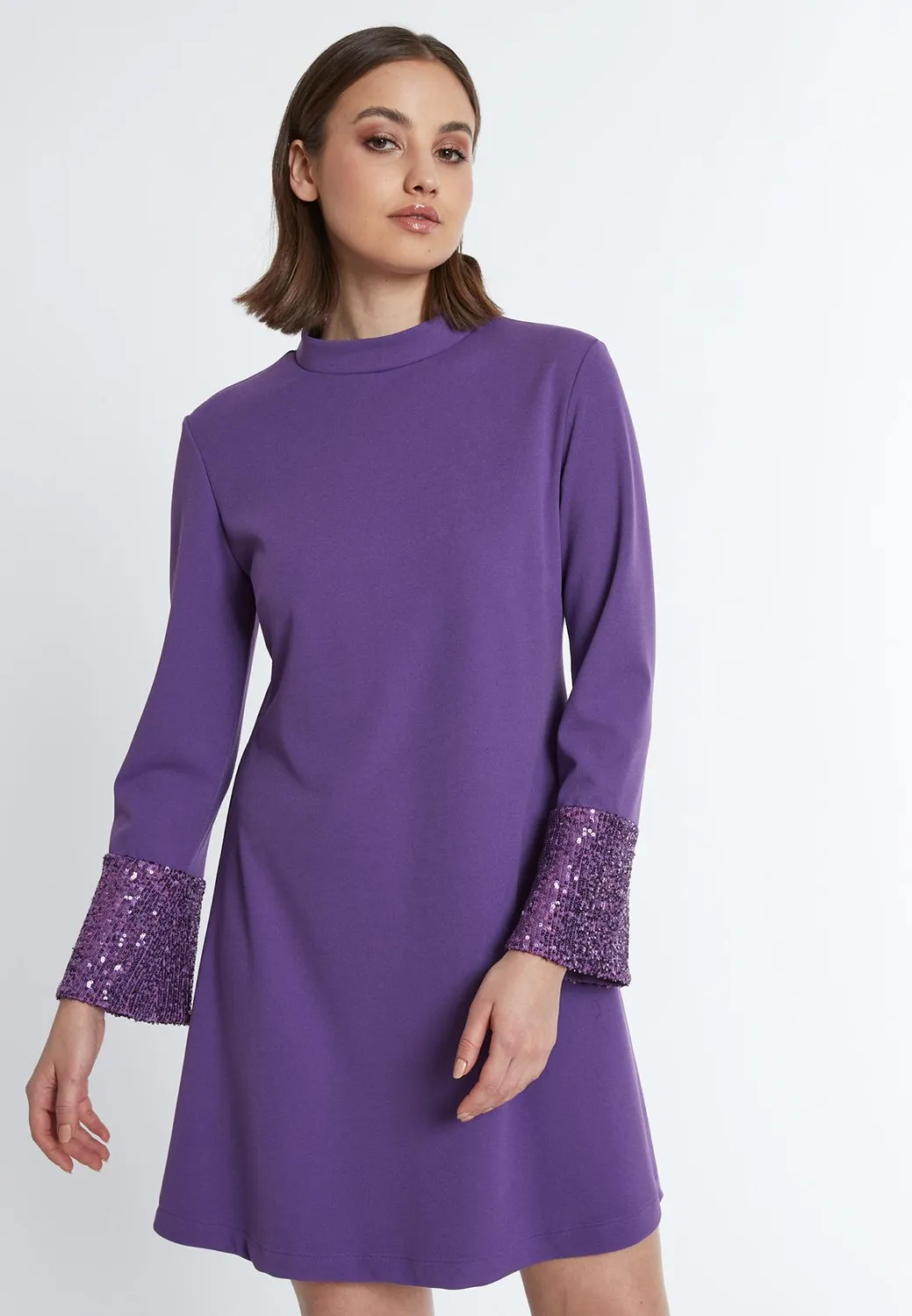 Ana Alcazar Saliba abito viola linea A paillettes