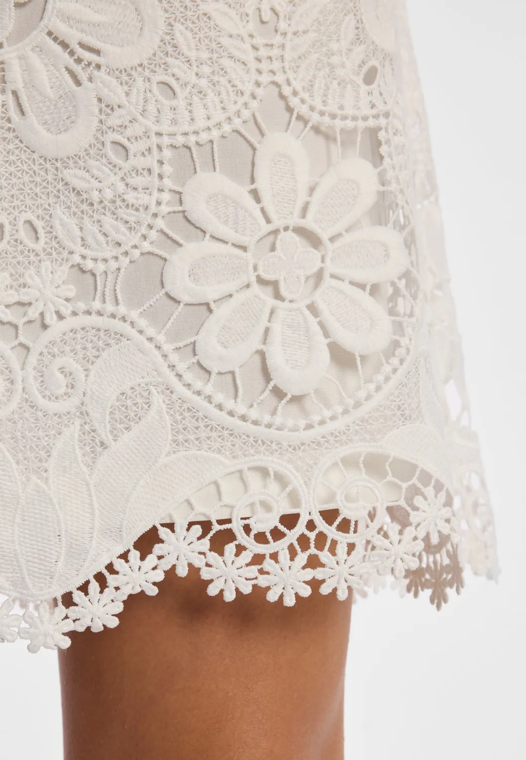 Ana Alcazar Dailo abito pizzo bianco corto