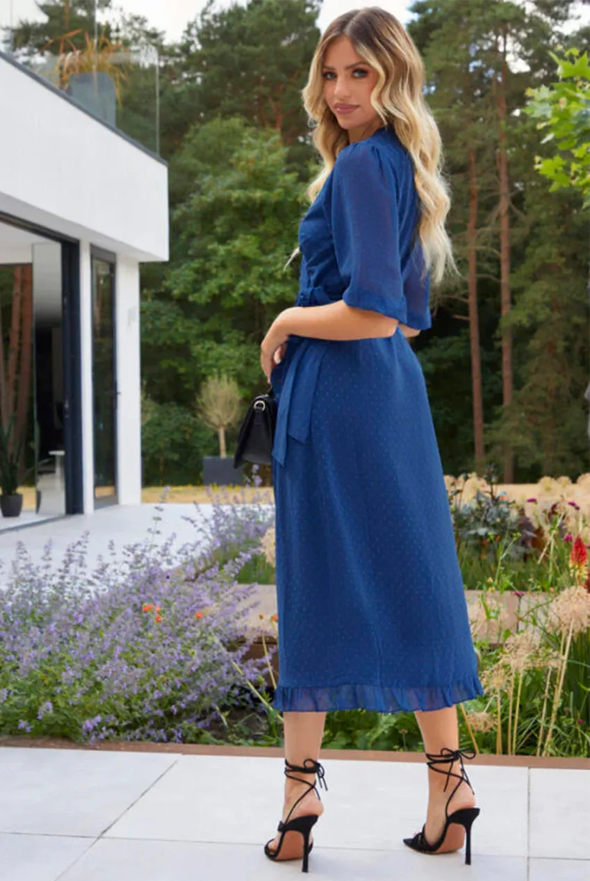 Chi Chi London Dobby Wrap abito midi blu maniche corte