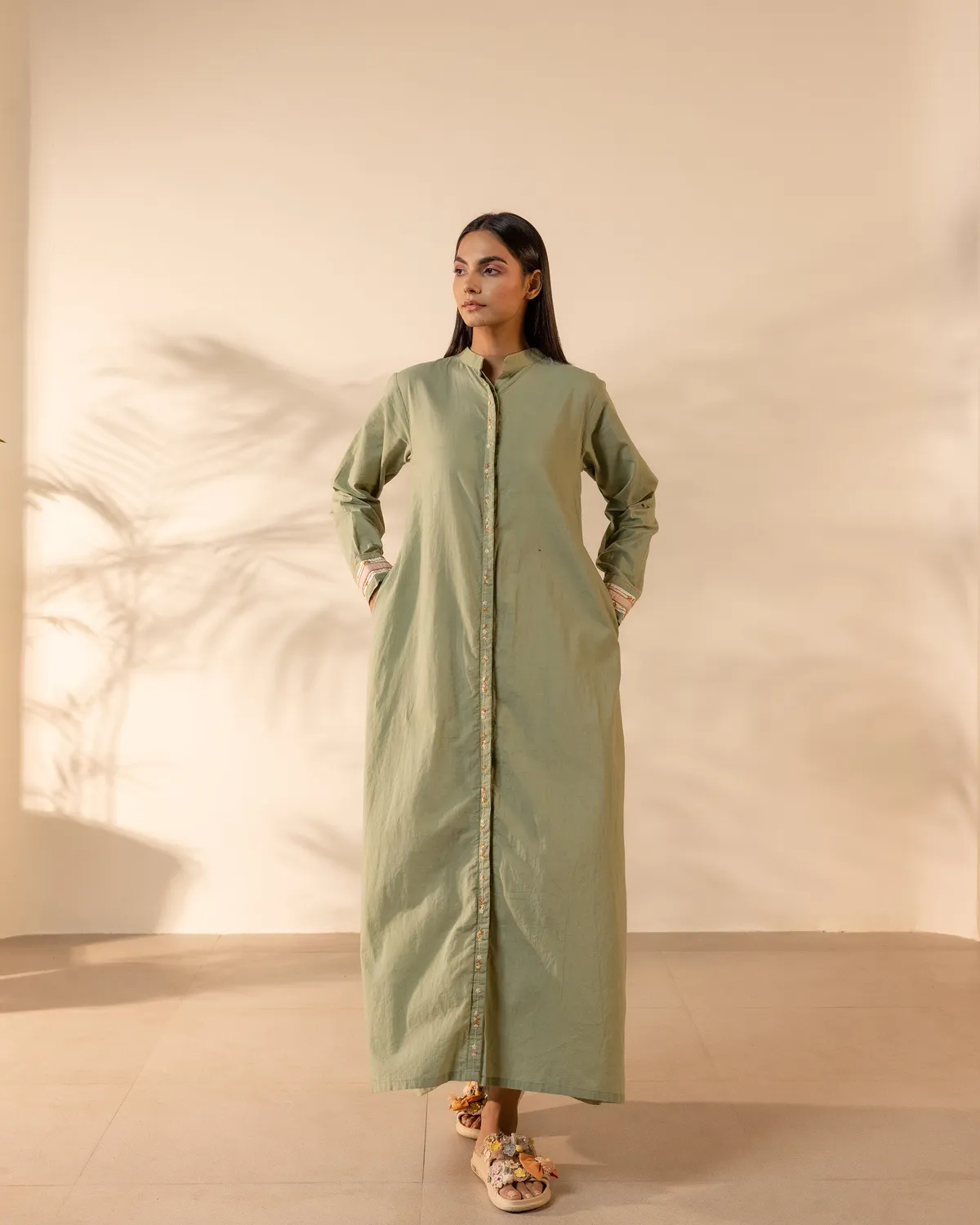 Our Dve Whimsy abito lungo verde chiaro ricamato