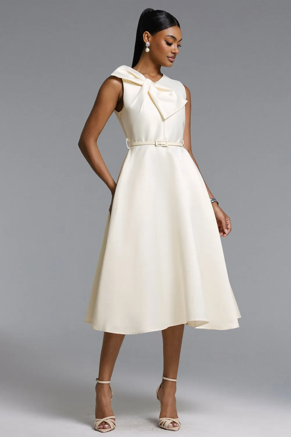 Bella Barnett Fallon abito midi bianco smanicato S-XL