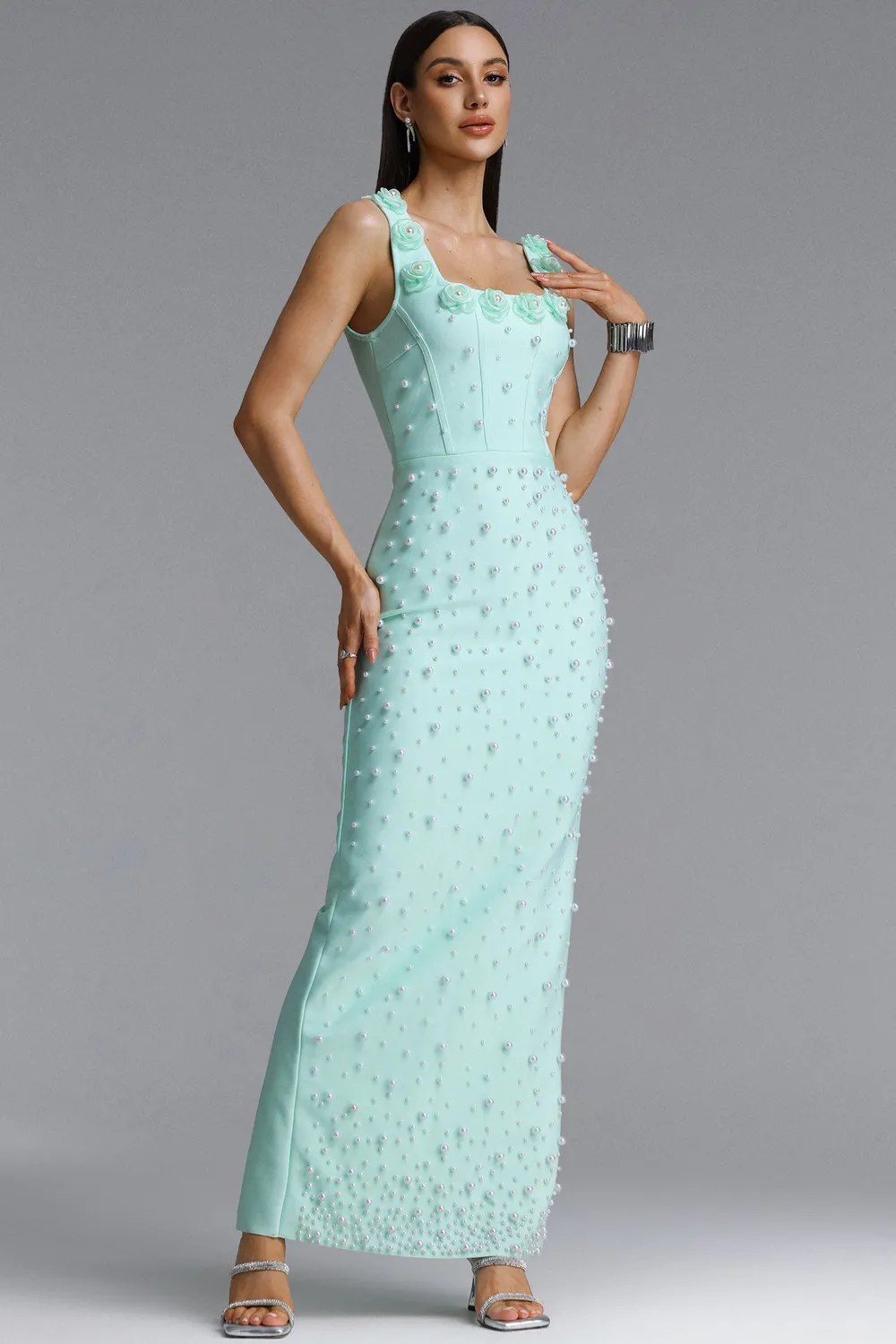 Bella Barnett Shea abito maxi verde perle scollo quadrato