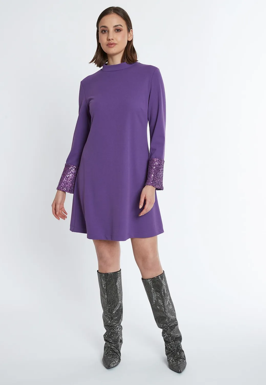 Ana Alcazar Saliba abito viola linea A paillettes