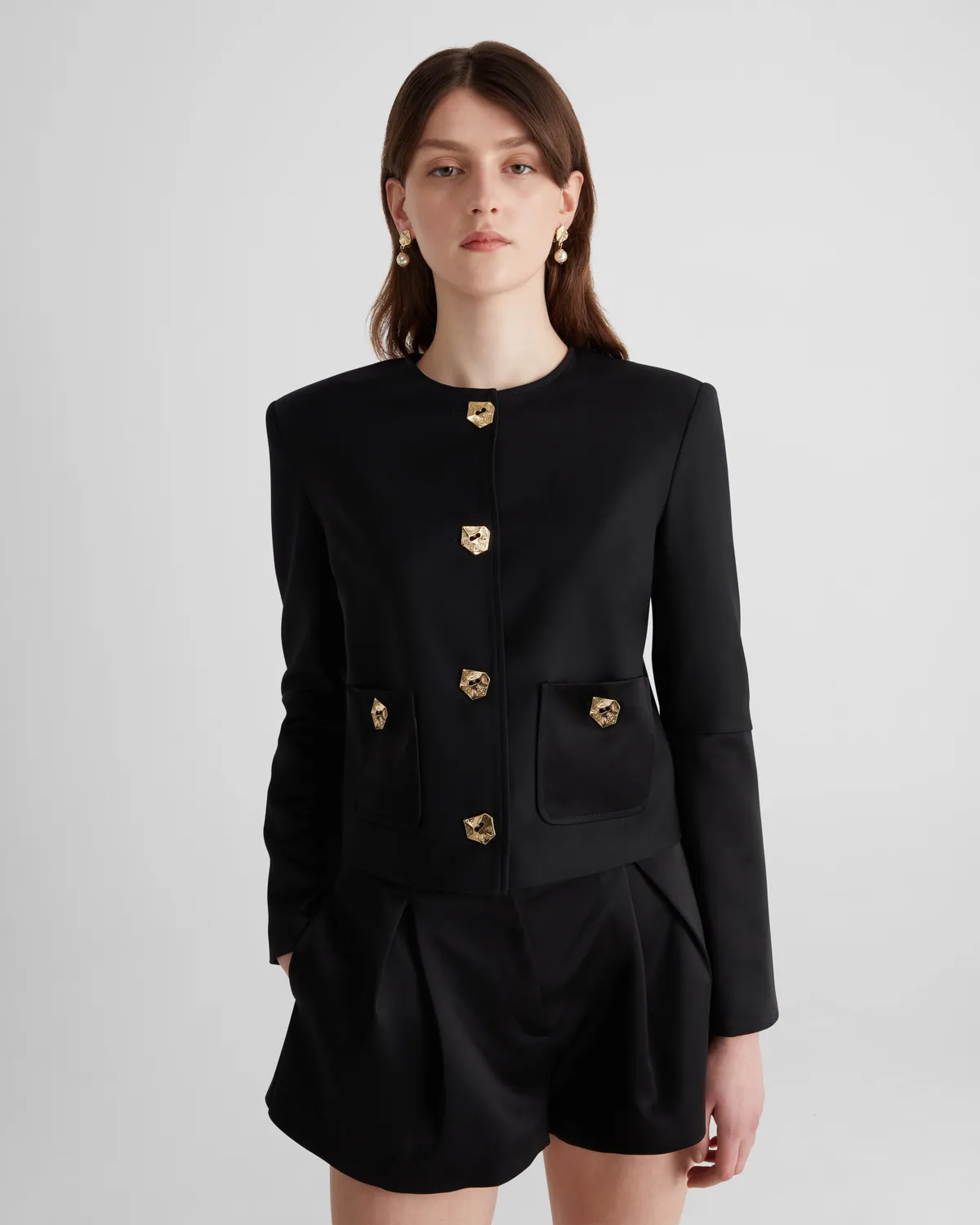 Violante Nessi Kelly giacca nera lana crepe cady bottoni oro