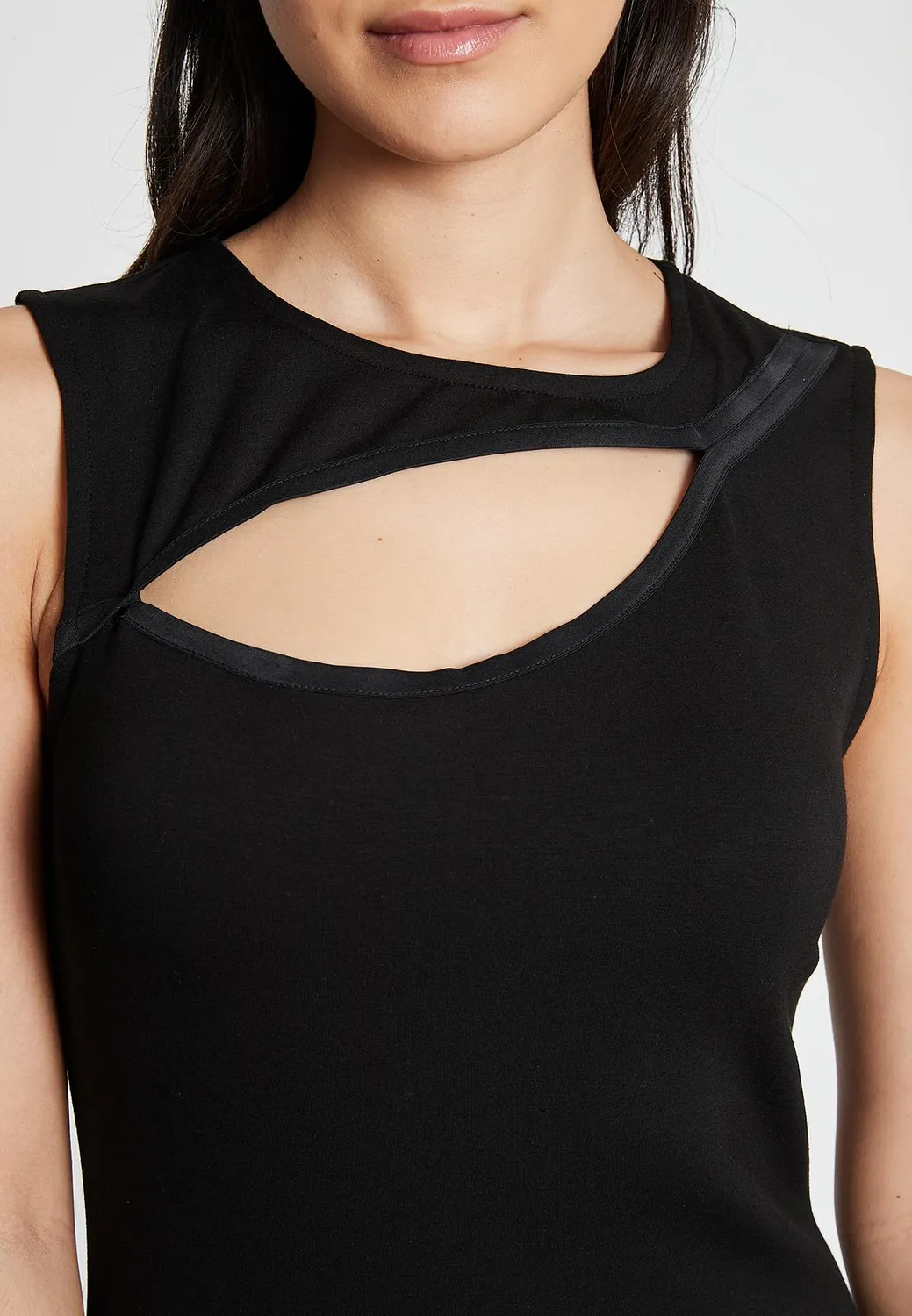 Ana Alcazar Ira abito midi nero cut-out