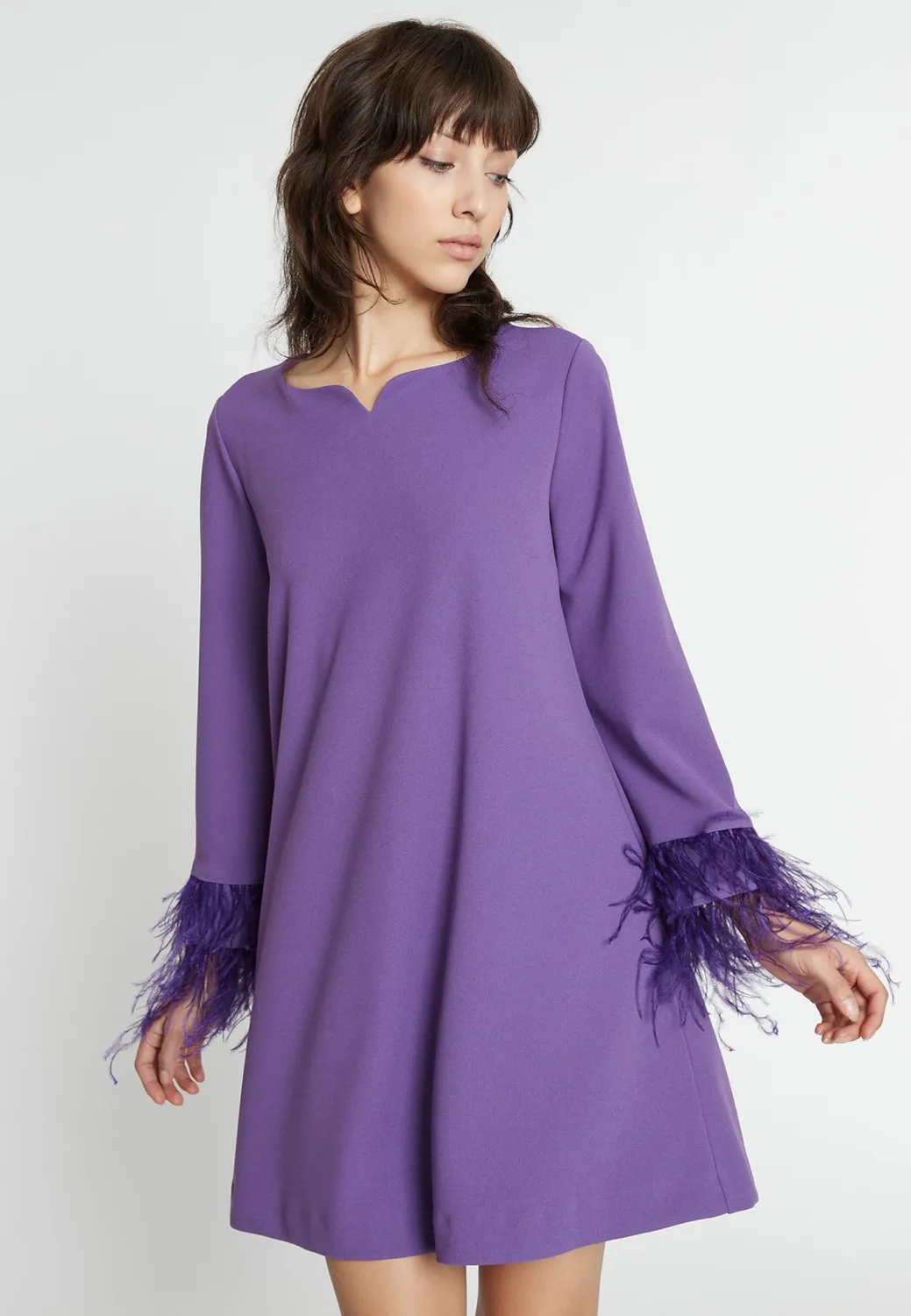 Ana Alcazar Okory abito cocktail viola piume