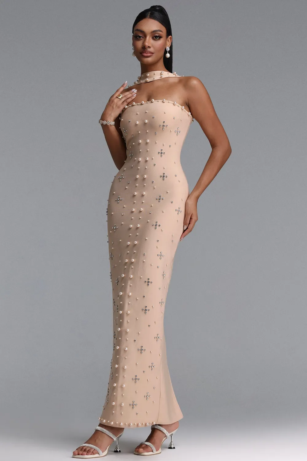Bella Barnett Nesya abito nude maxi perle