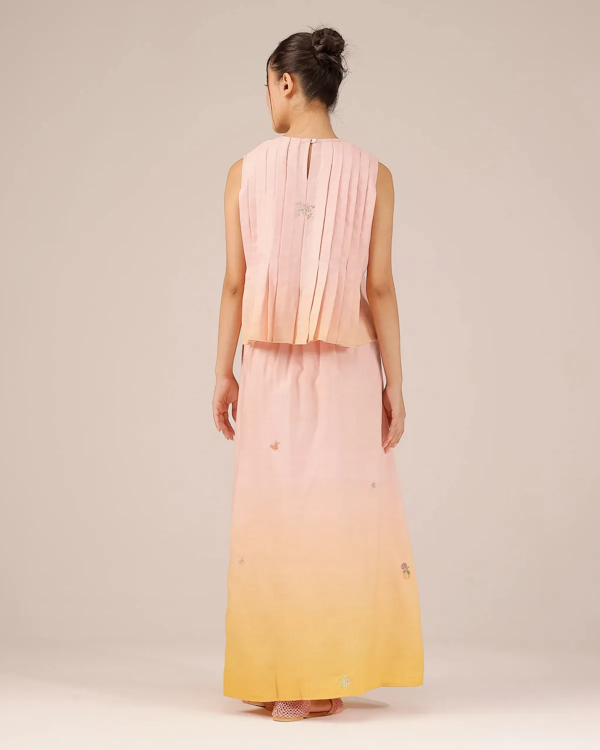 Our Dve Berry Breeze completo rosa giallo lino
