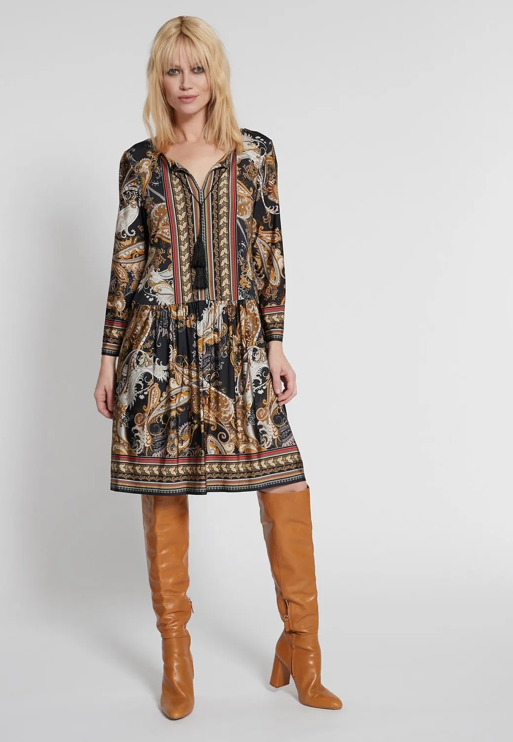 Ana Alcazar Hibena abito paisley con volant midi