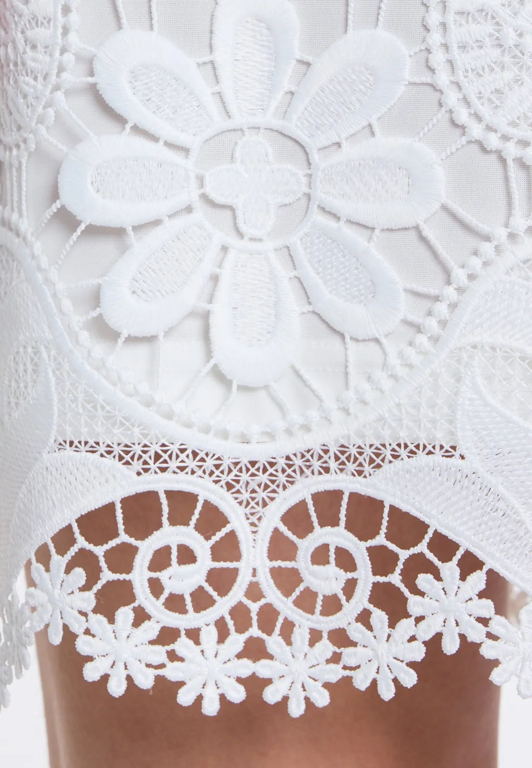 Ana Alcazar Daila abito pizzo bianco corto svasato