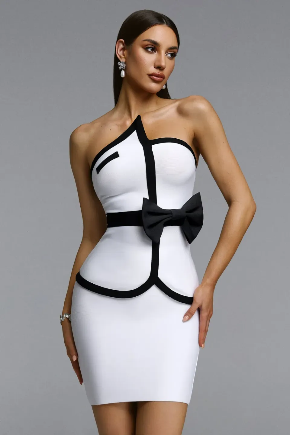 Bella Barnett Erica completo 2 pezzi bianco bandage