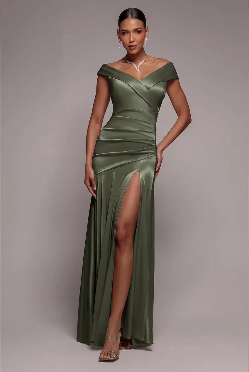 Goddiva Off Shoulder Pleated abito oliva satin plissettato