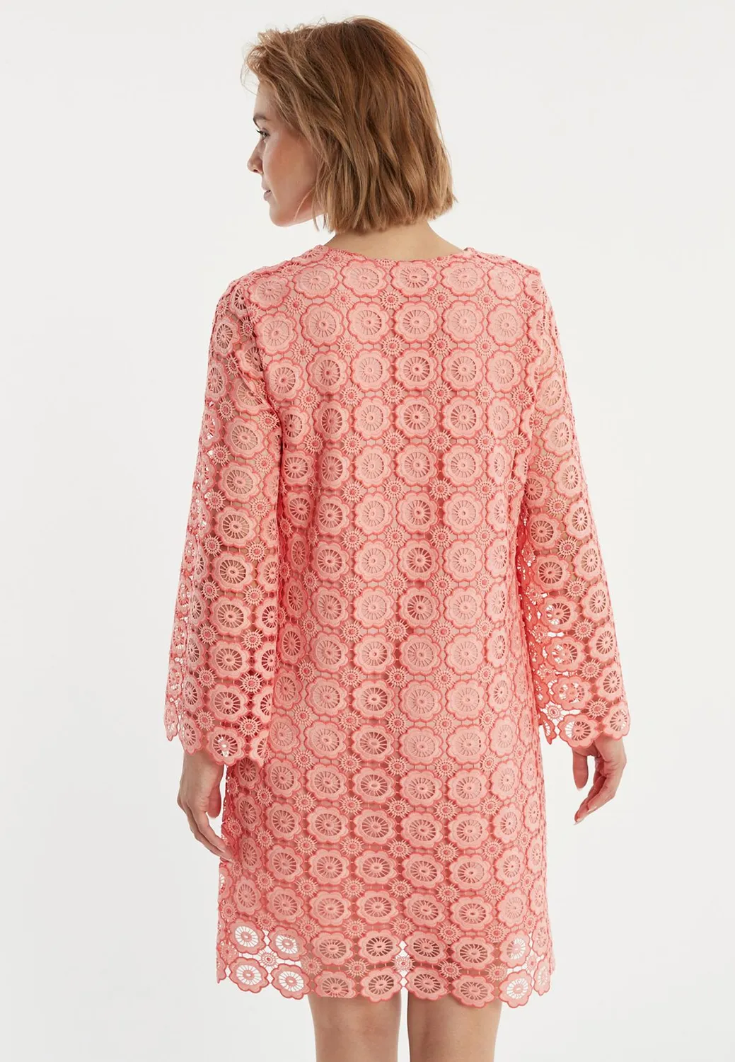 Ana Alcazar Zahia abito pizzo rosa corallo