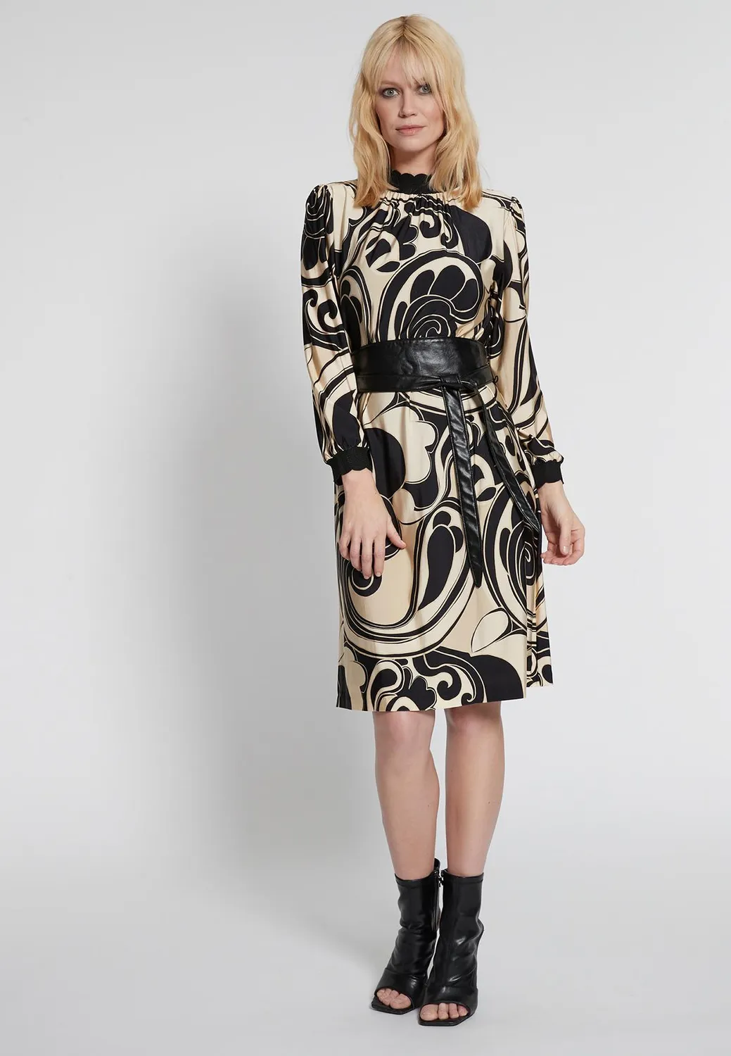 Ana Alcazar Hicca vestito dritto corto rifiniture collo
