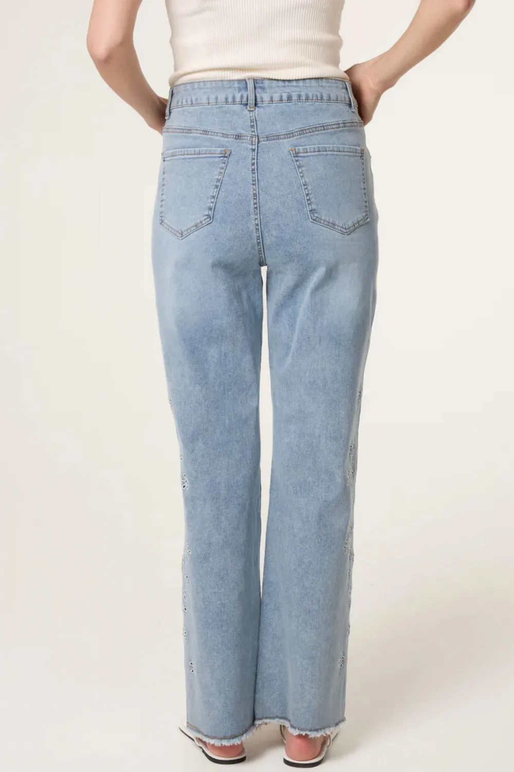 Aftershock London Eyelet Jeans ricamati azzurro chiaro cotone