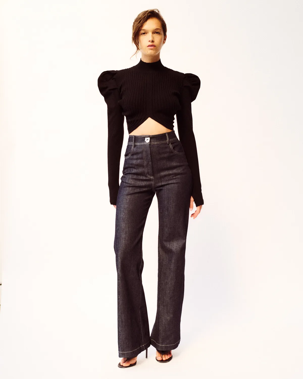 Violante Nessi Vasarely top nero viscosa collo alto crop