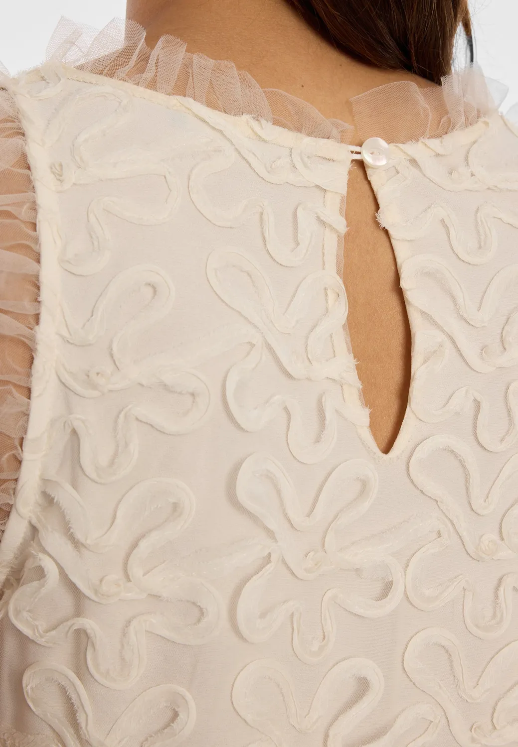 Ana Alcazar Daith abito pizzo avorio con balze