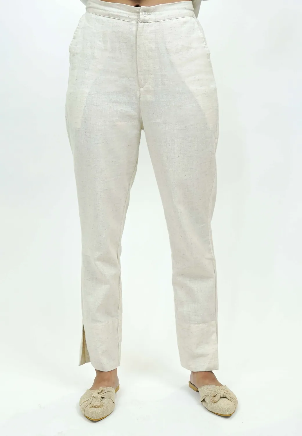Our Dve S0027 pantaloni donna beige svasati tessuti mano
