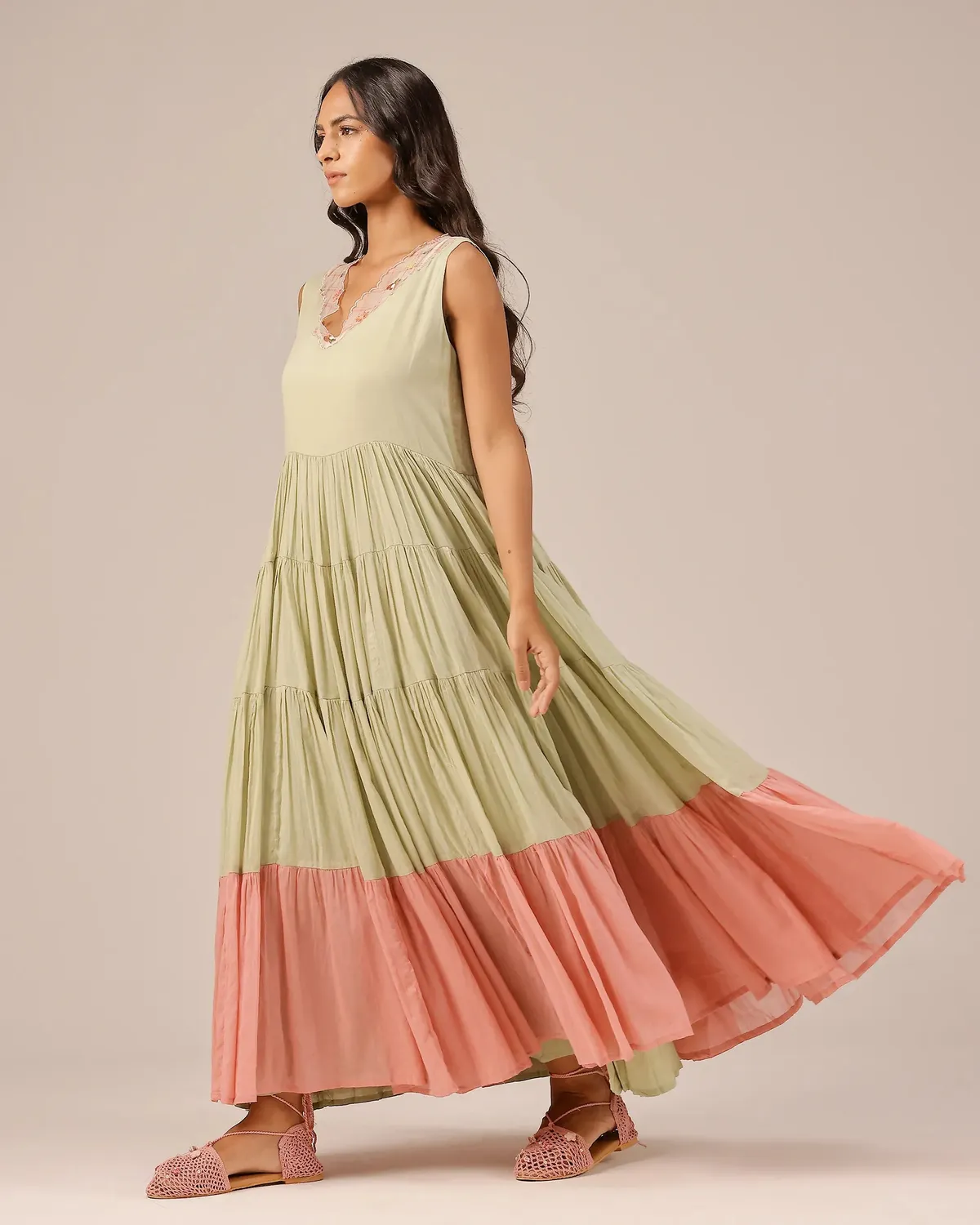 Our Dve Melon Muse completo abito e giacca rosa lino